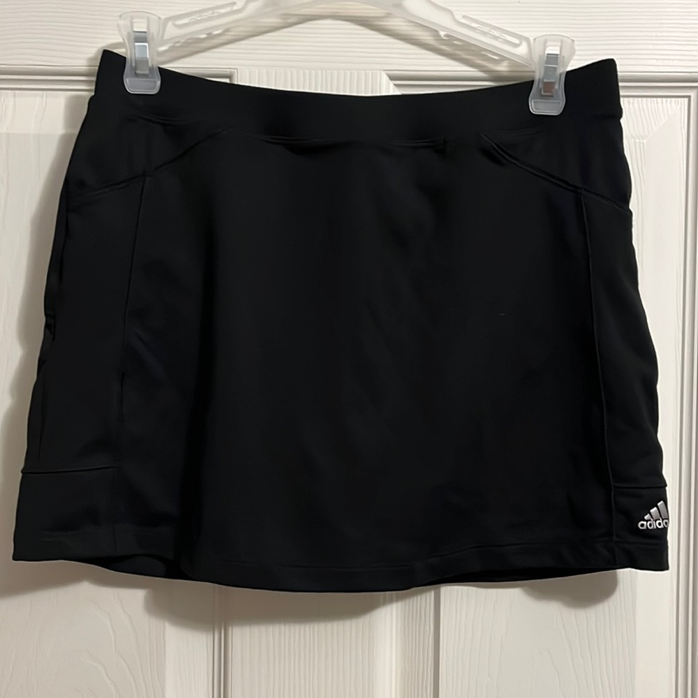 Hardly worn adidas golf/tennis skort